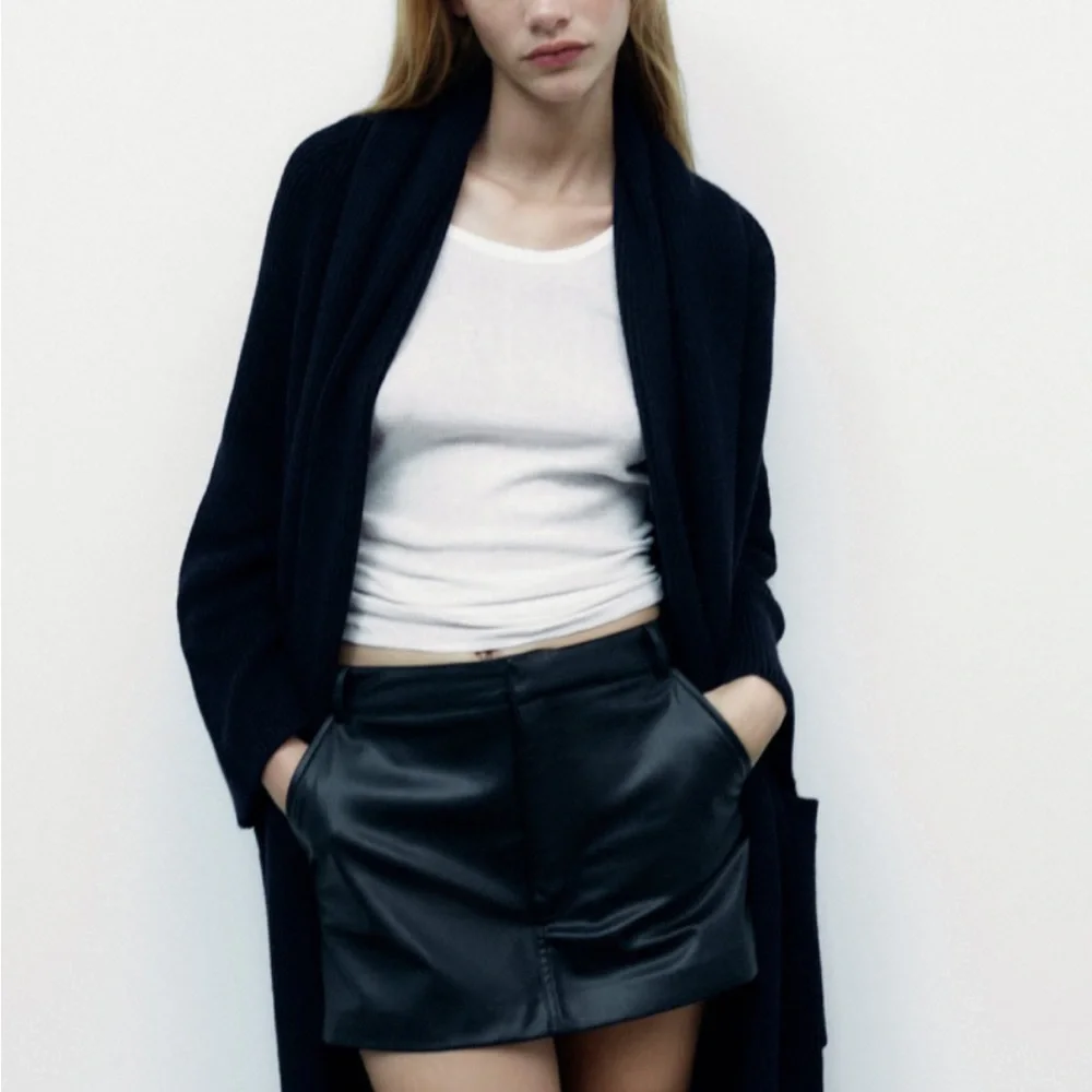 ZARA faux leather shorts 🩳 on SALE WITH TAG - Picture 2 of 9